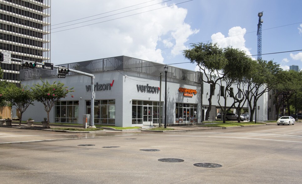 Primary Photo Of 3100 Fannin St, Houston Storefront Retail Office For Lease