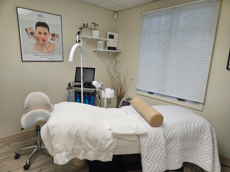 More Photos Of 11700-11706 Bowman Green Dr, Reston Office For Sale