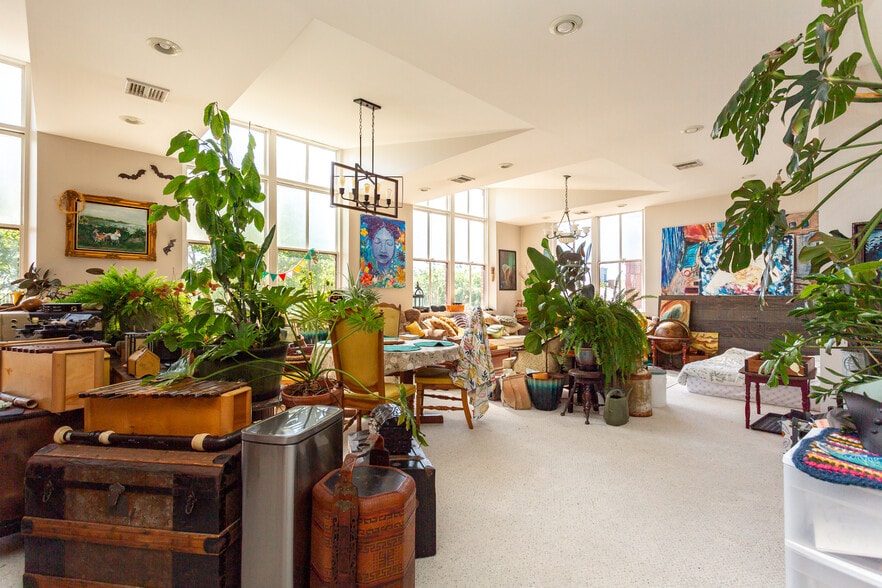 More Photos Of 5 Dover St, New Bedford Office Residential For Sale