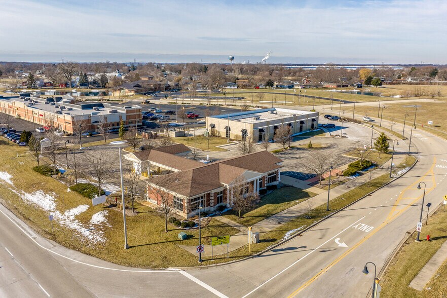 More Photos Of 430 E Mississippi Ave, Elwood Bank For Lease