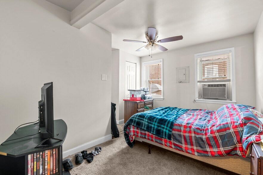 More Photos Of 2819 Eastern Ave, Baltimore Storefront Retail Residential For Sale