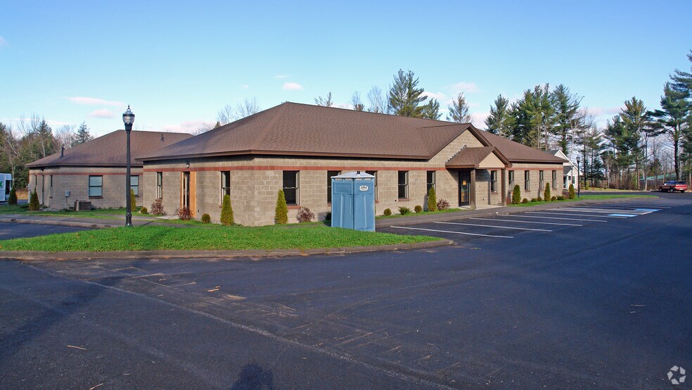 More Photos Of 10 Evergreen Dr, Oakland Medical For Sale