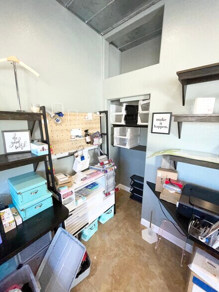 More Photos Of 1155 NE Cleveland St, Clearwater Office Residential For Lease