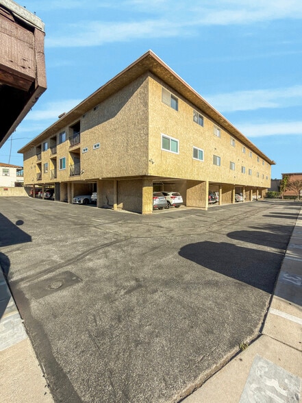 More Photos Of 2101 Vine St, Alhambra Apartments For Sale
