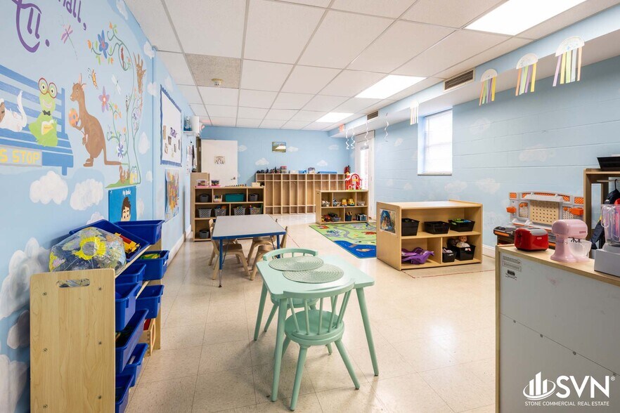 More Photos Of 209 W Jefferson St, Georgetown Office Residential For Sale