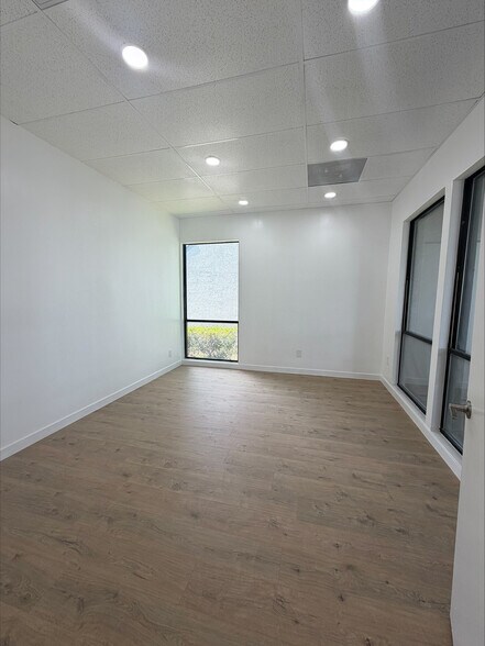 More Photos Of 9286-9290 Madison Ave, Orangevale Loft Creative Space For Lease