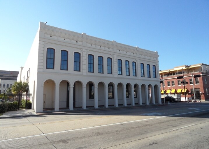More Photos Of 112 23rd St, Galveston Freestanding For Lease