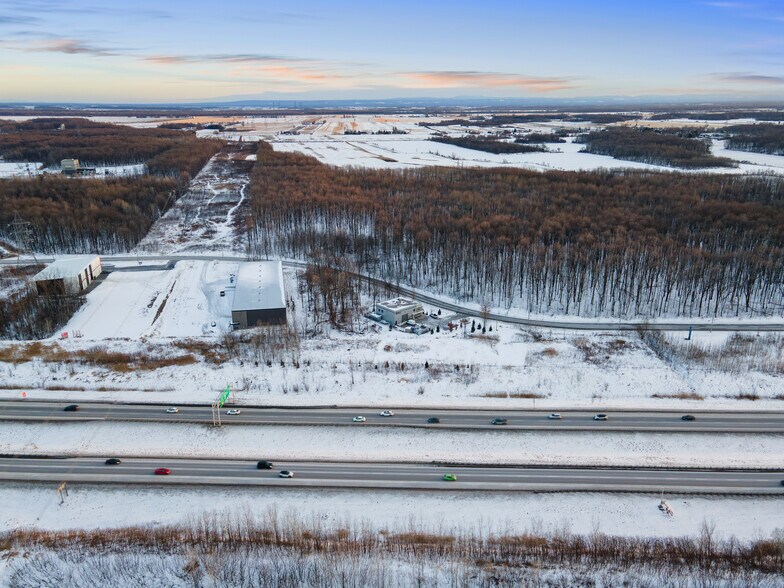 More Photos Of Av Pierre-Dansereau, Salaberry-de-valleyfield Warehouse For Lease