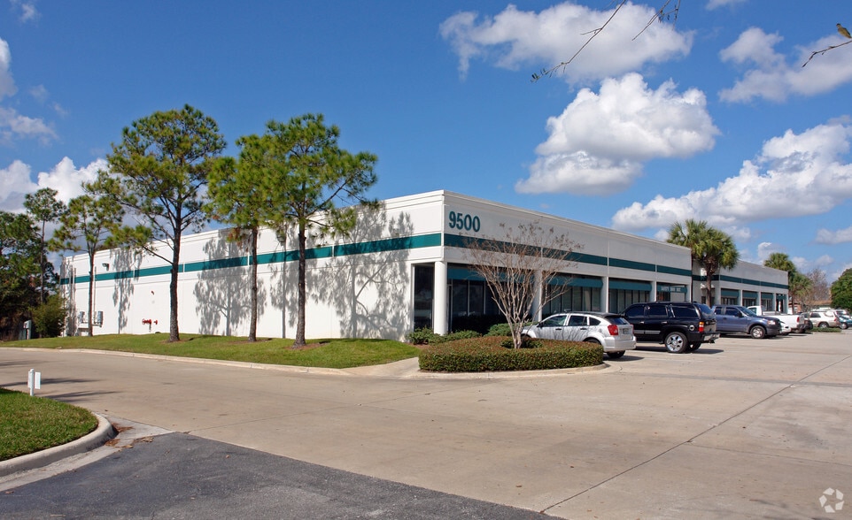 More Photos Of 9500 S Satellite Blvd, Orlando Unknown For Lease