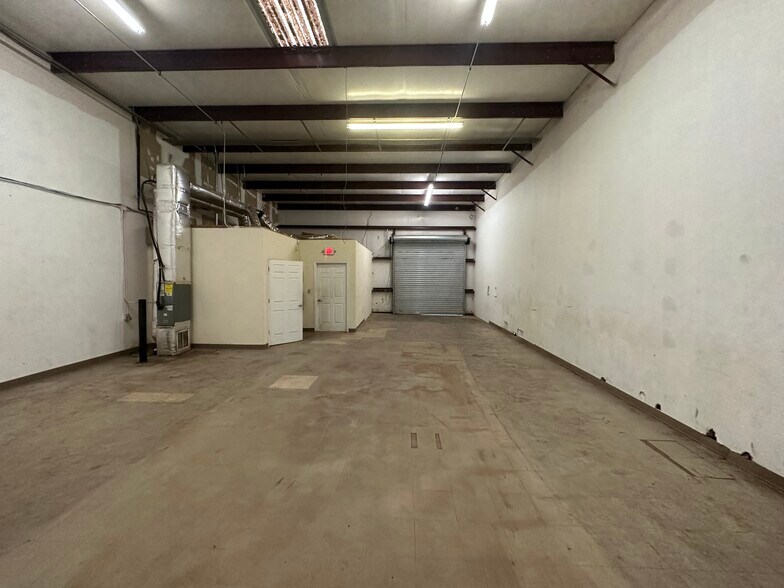 More Photos Of 4000 Fambrough Dr, Powder Springs Warehouse For Lease