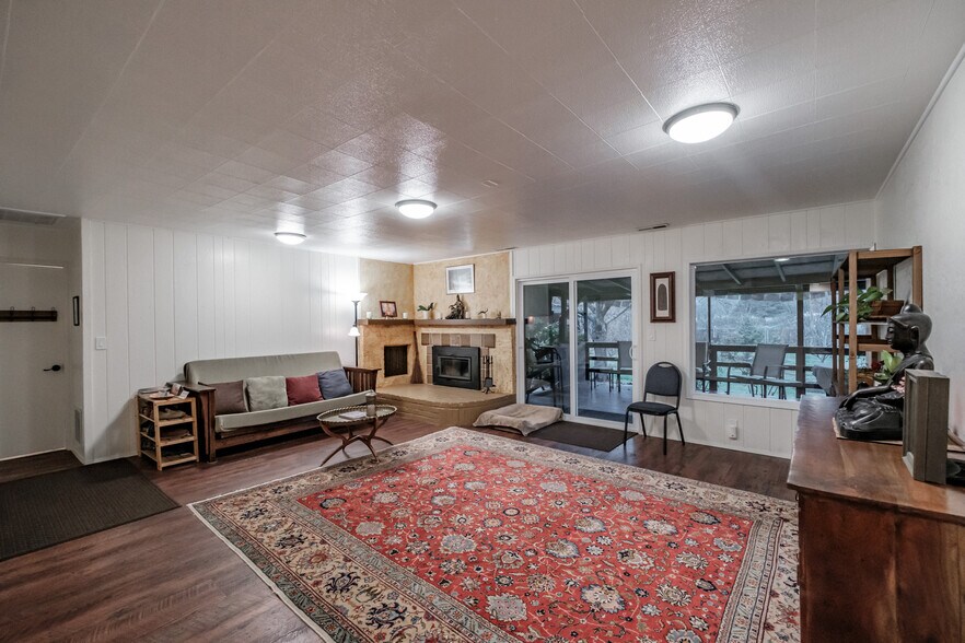 More Photos Of 909 Curry Rd, Roseburg Specialty For Sale