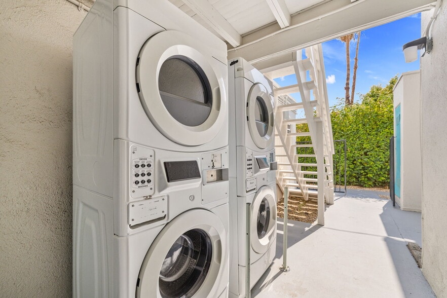 More Photos Of 1674 S Via Salida, Palm Springs Apartments For Sale