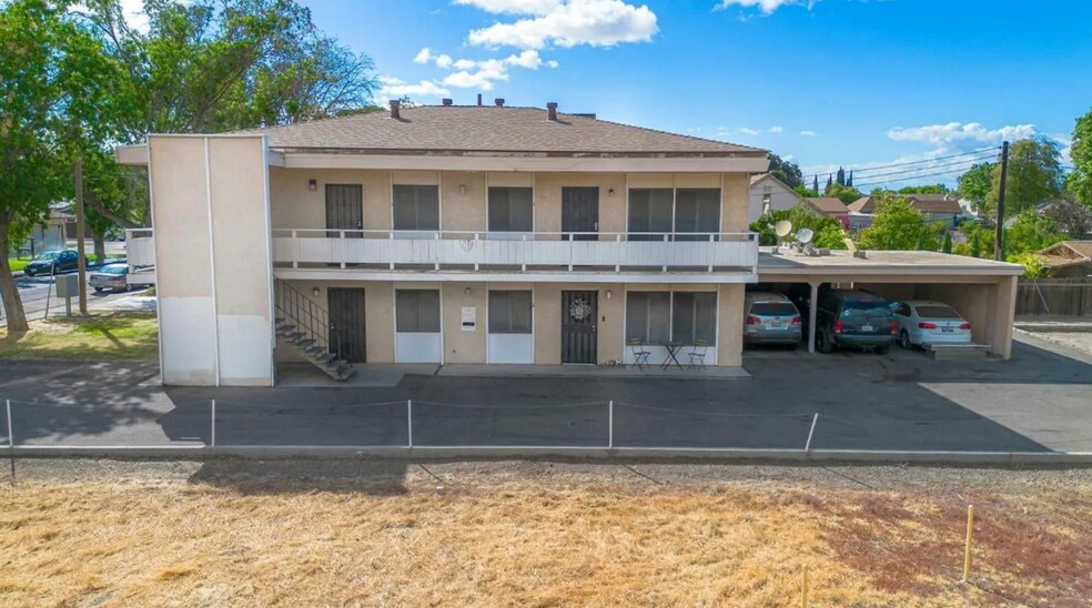 More Photos Of 218 W K St, Los Banos Apartments For Sale