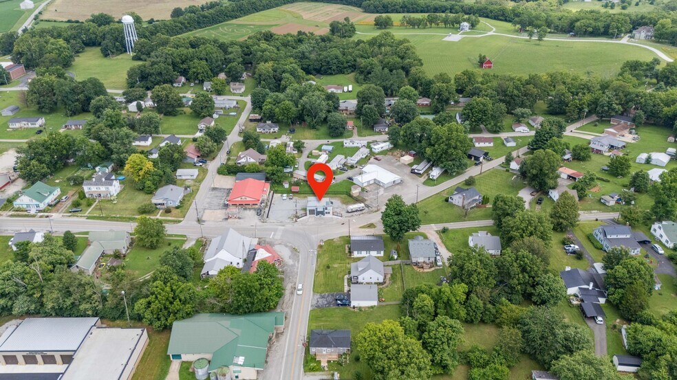 More Photos Of 311 Main St, Paris Land For Lease