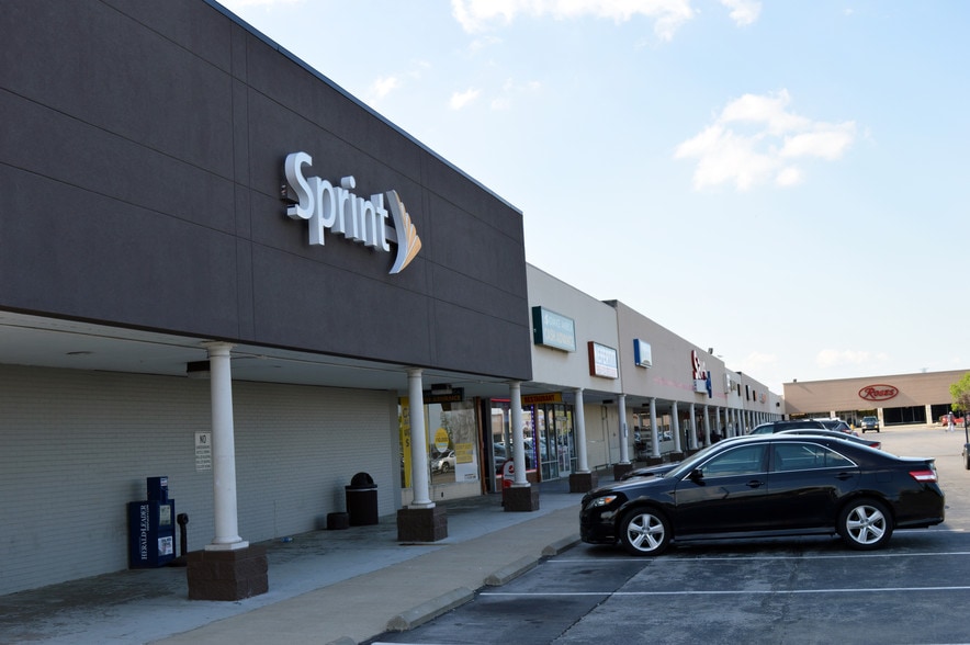 More Photos Of 1301 Winchester Rd, Lexington Unknown For Lease