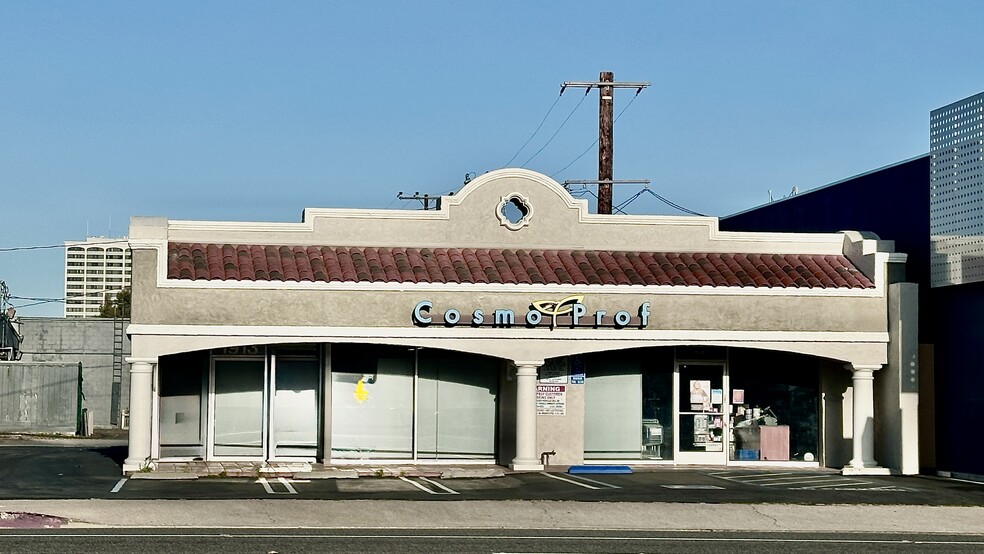 More Photos Of 1913 Harbor Blvd, Costa Mesa General Retail For Lease