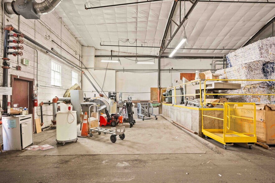 More Photos Of 313 W Bayaud Ave, Denver Warehouse For Lease