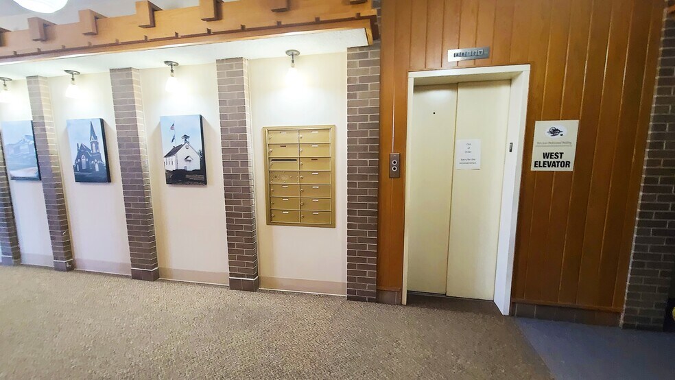More Photos Of 710 W 8th St, Fort Scott Office For Sale