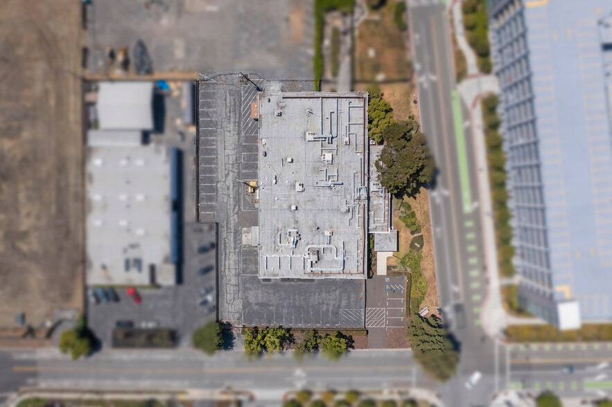 More Photos Of 150 Constitution Dr, Menlo Park Warehouse For Lease