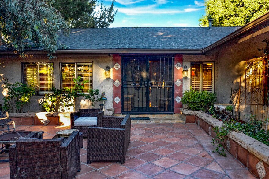 More Photos Of 365 S Mohler Dr, Anaheim Specialty For Sale