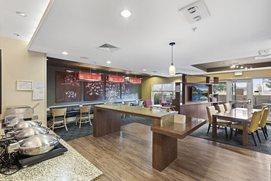 More Photos Of 2700 Port Plaza Dr, Port Arthur Hotel For Sale