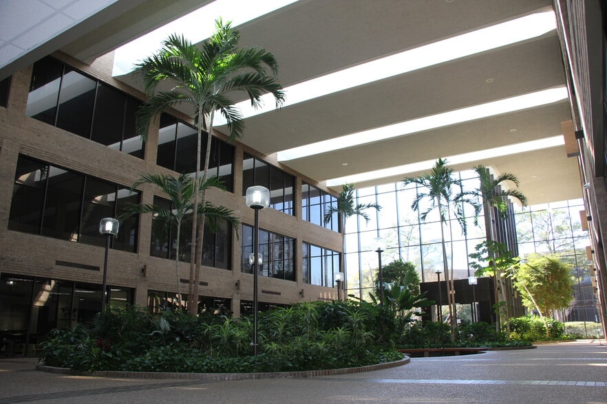 More Photos Of 4544 Post Oak Pl, Houston Office For Lease