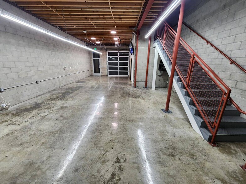 More Photos Of 334-336 W 33rd St, Los Angeles Industrial For Sale