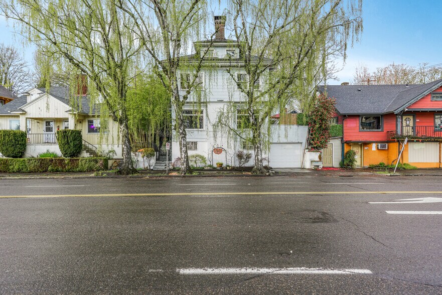 More Photos Of 3123 Ne Broadway St, Portland Storefront Retail Residential For Sale