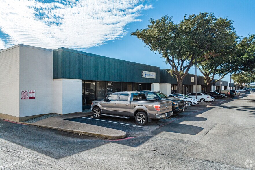 More Photos Of 4440-4460 Spring Valley Rd, Dallas Unknown For Lease