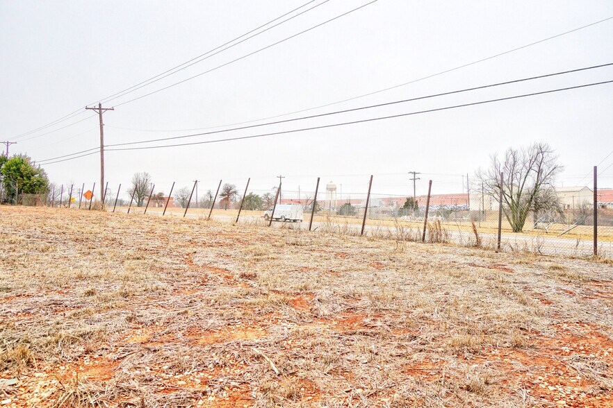 More Photos Of SE/c of SE 36th & Douglas Blvd, Oklahoma City Land For Lease