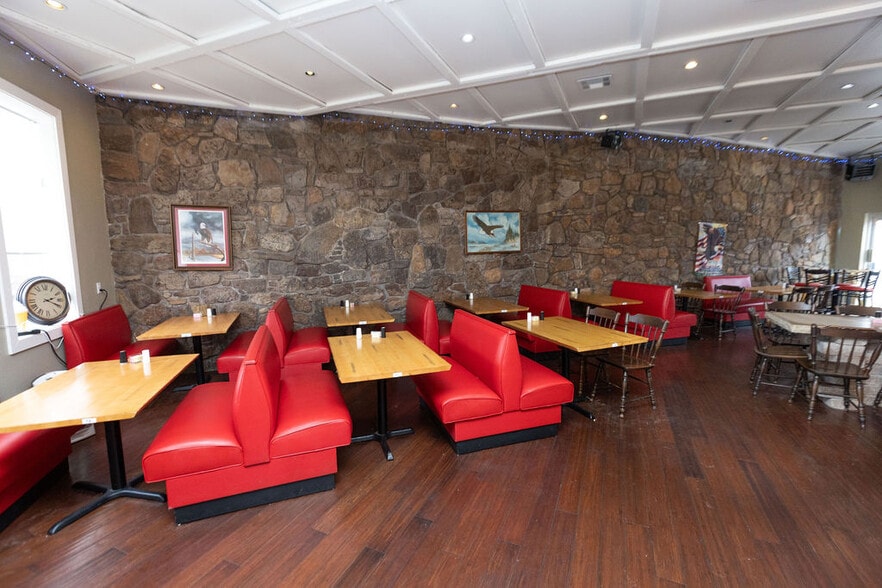 More Photos Of 10770 E State Highway 76, Branson West Hotel For Sale