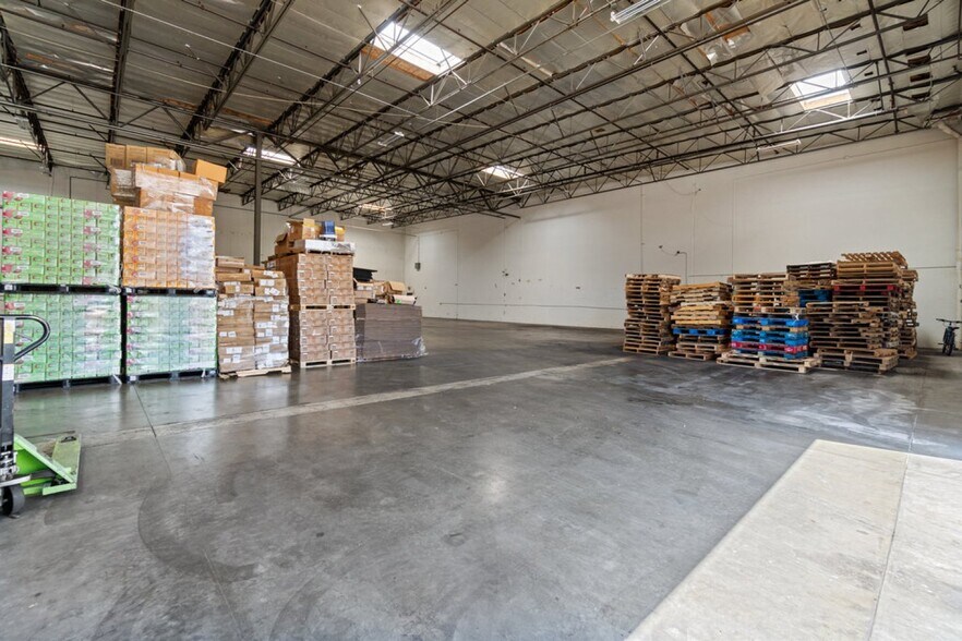 More Photos Of 1190 N Del Rio Pl, Ontario Warehouse For Sale