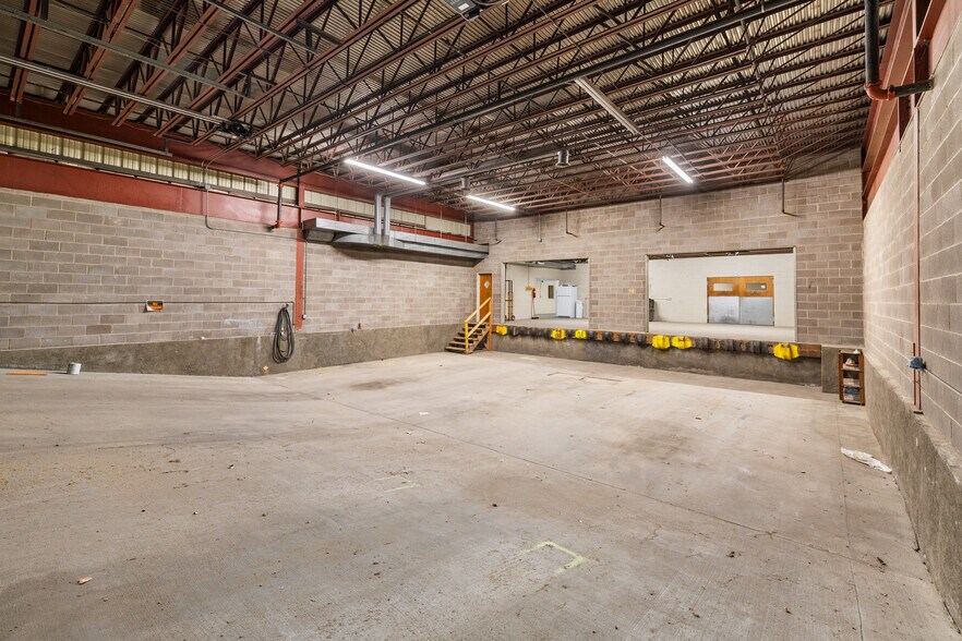 More Photos Of 888 Antler Dr, Casper Warehouse For Sale