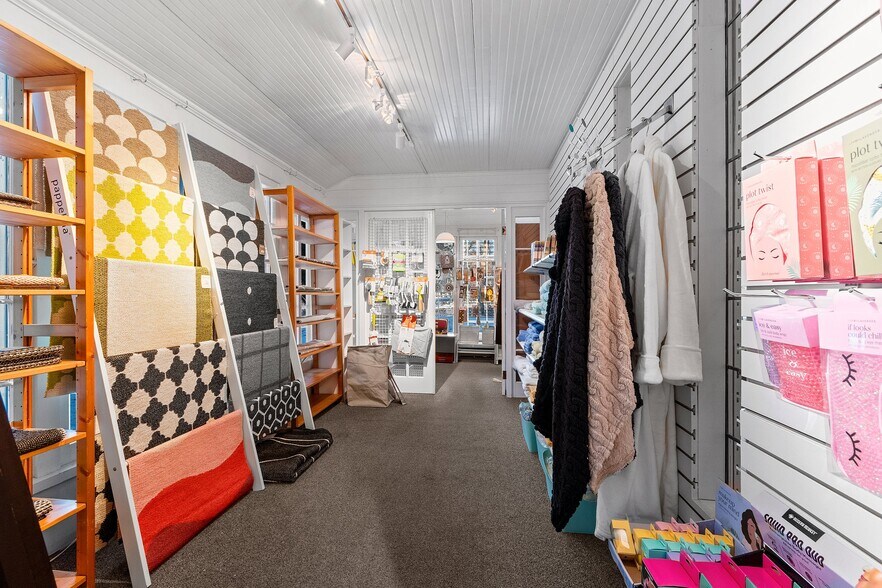 More Photos Of 10320 Water Steet, Sister Bay Storefront Retail Office For Sale