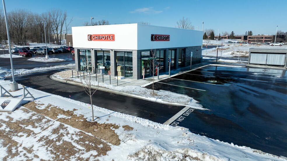 More Photos Of 3480 Highpoint Dr N, Oakdale General Retail For Sale