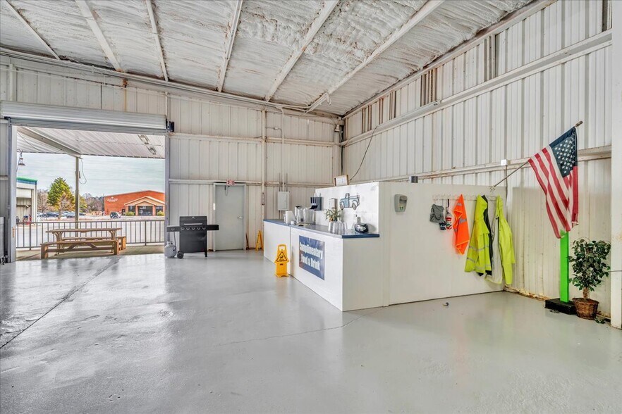 More Photos Of 441 Dunbar Rd, Warner Robins Warehouse For Sale
