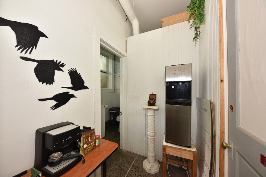More Photos Of 2670-2672 N Holton St, Milwaukee General Retail For Sale