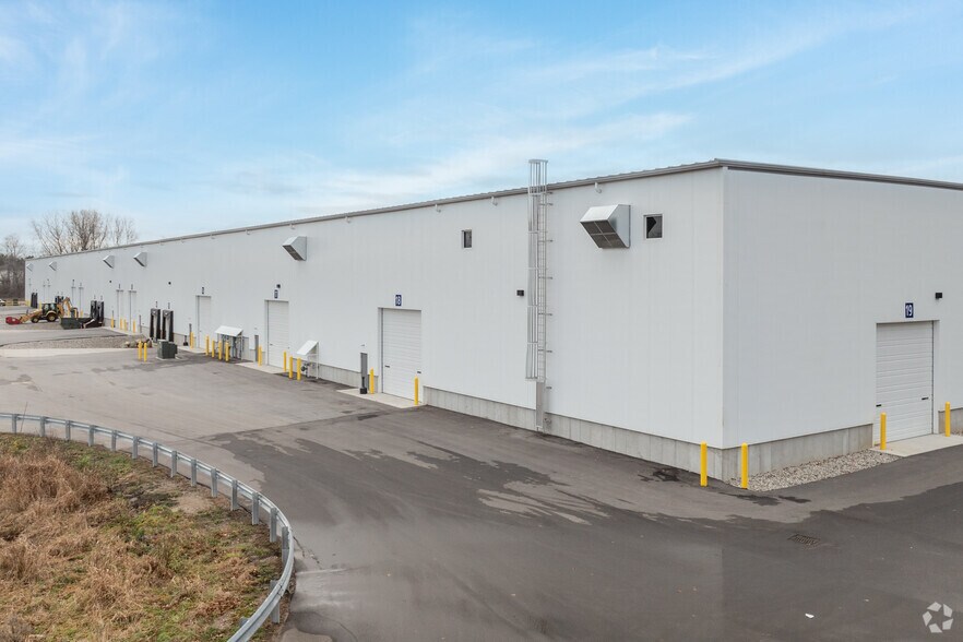 More Photos Of 3101 Fruit Ridge, Grand Rapids Manufacturing For Lease