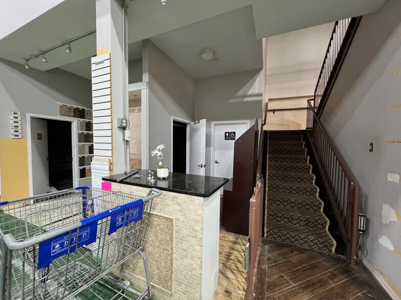 More Photos Of 267 Saw Mill River Rd, Elmsford Freestanding For Sale