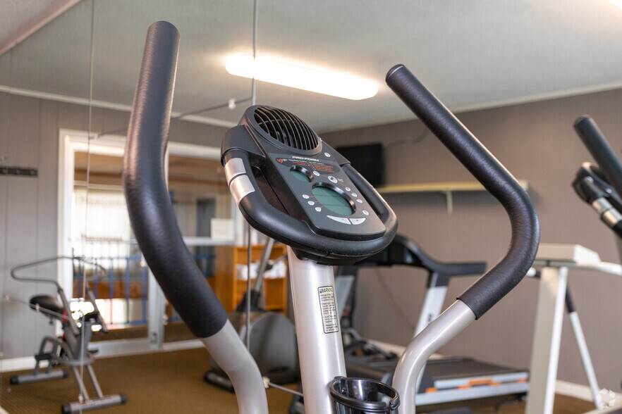 More Photos Of 201 Stagecoach Trl, Ogallala Hospitality For Sale