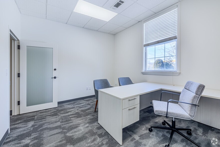 More Photos Of 1 Channel Dr, Port Washington Office For Lease