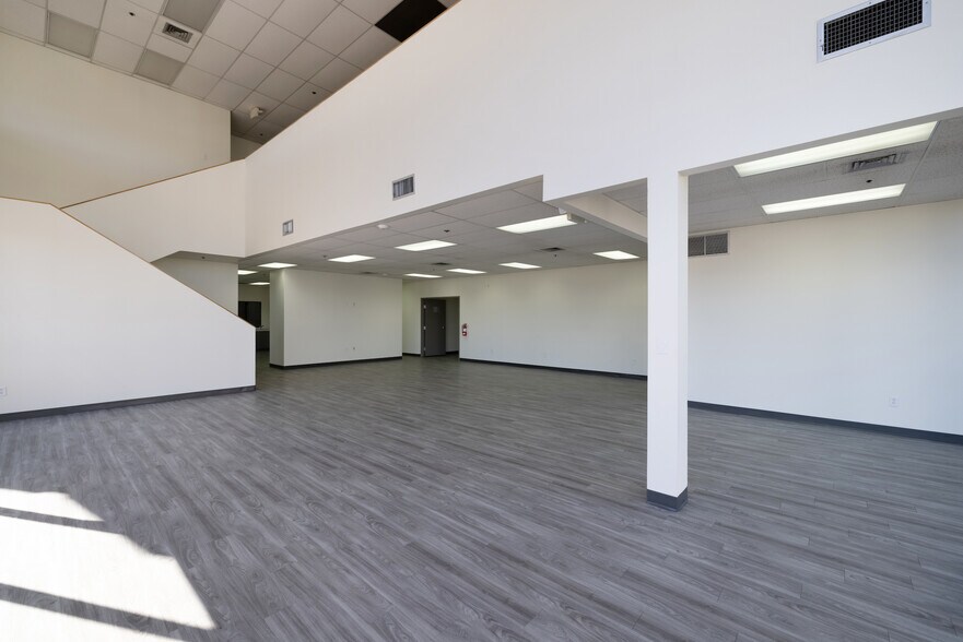 More Photos Of 3446-3466 S 7th St, Phoenix Warehouse For Lease