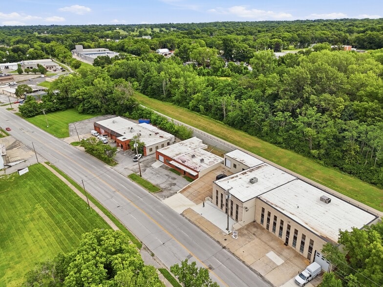 More Photos Of 5629 Raytown Rd, Raytown Industrial For Sale