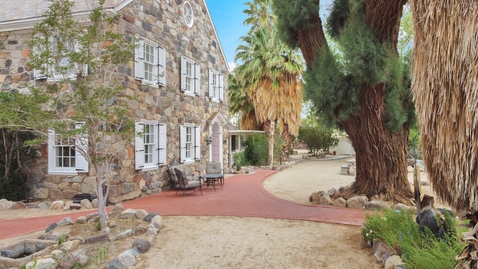 More Photos Of 74744 Joe Davis Dr, Twentynine Palms Hotel For Sale