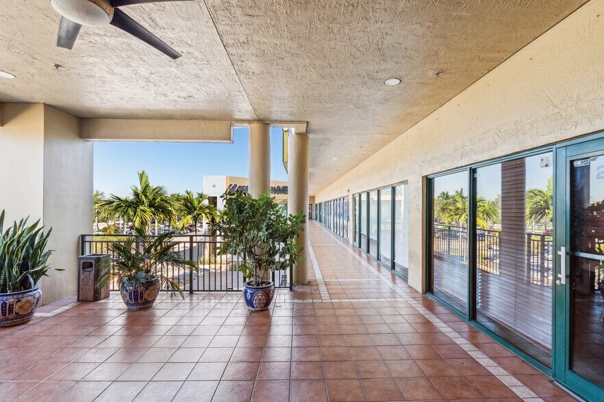 More Photos Of 11402 Doral Blvd, Miami Unknown For Lease