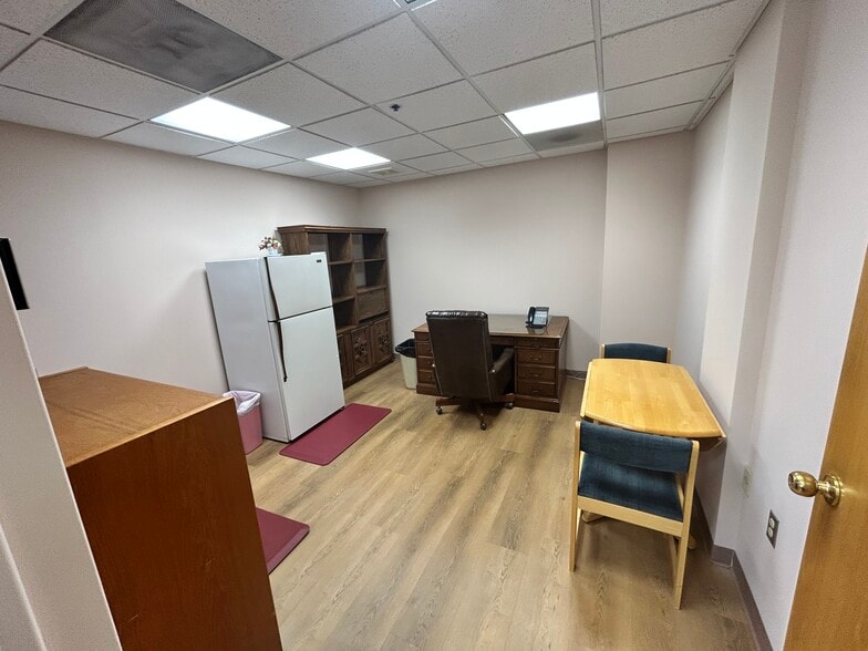More Photos Of 7350 Van Dusen Rd, Laurel Medical For Sale