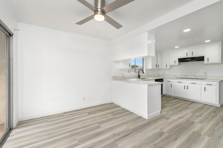 More Photos Of 935 W 10th St, San Pedro Apartments For Sale