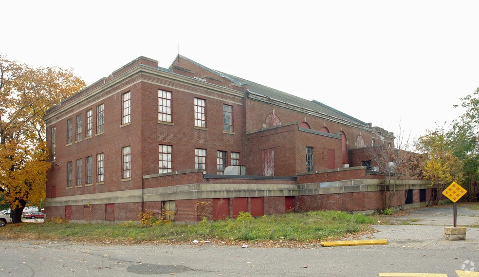 More Photos Of 6 Main Pl, Waterville Warehouse For Sale