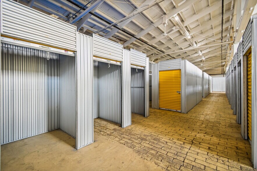 More Photos Of 160 W Haines Blvd, Lake Alfred Self Storage For Sale