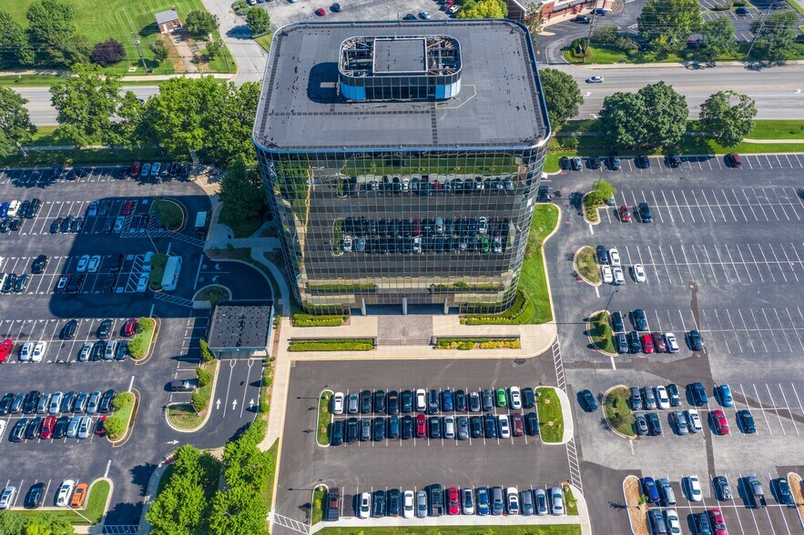 More Photos Of 9200 Shelbyville Rd, Louisville Unknown For Lease